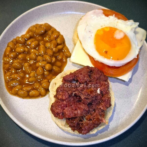 太陽蛋咸牛芝士鬆餅+甜豆作早餐