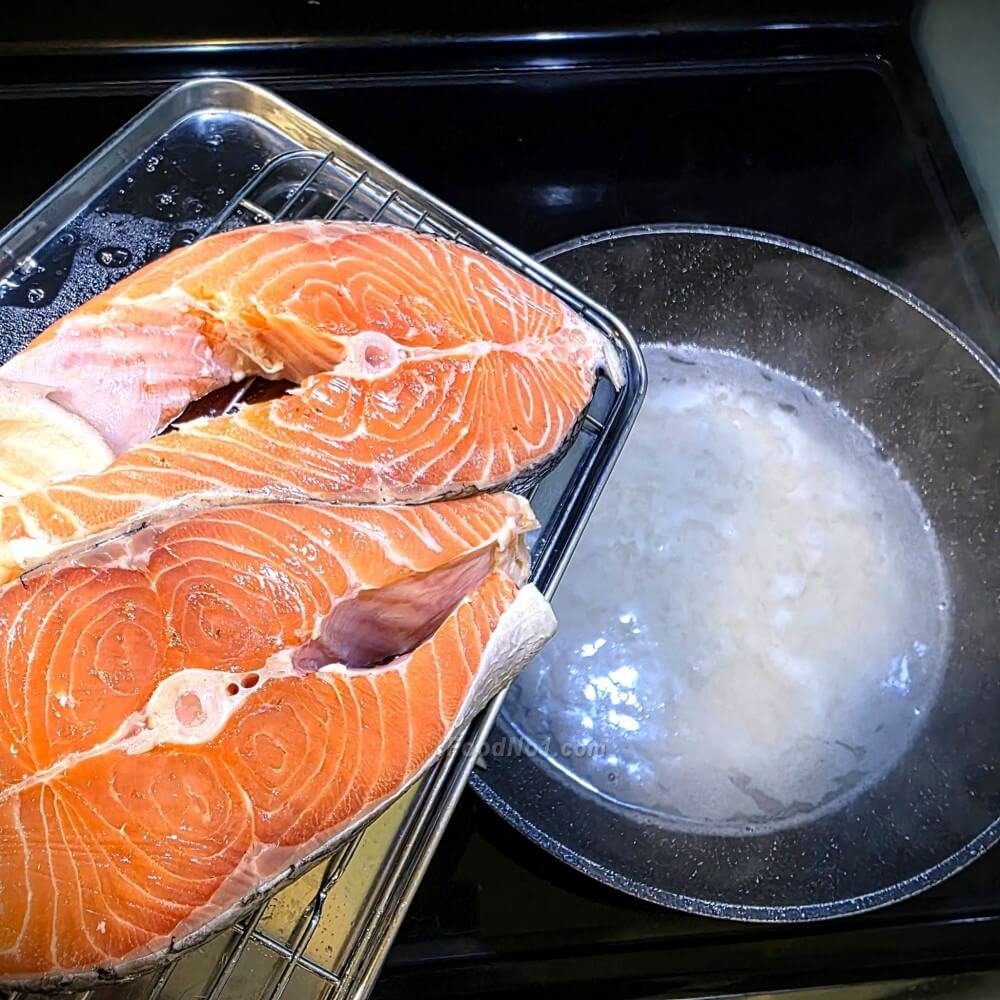 三文魚腩米水粥烹調