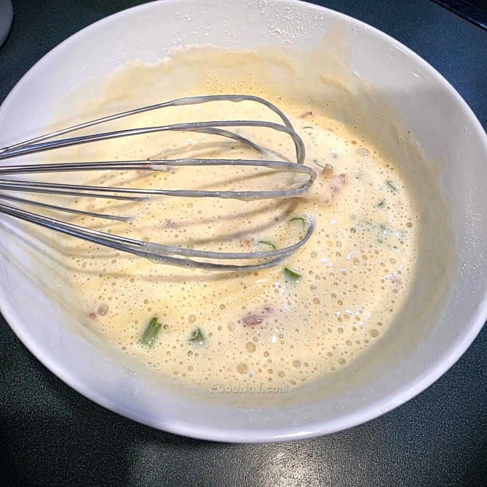 鹹香煙肉熱香餅-調製麵糊