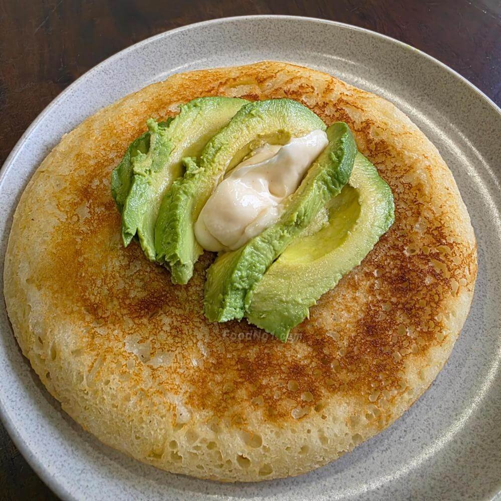 清新牛油果伴熱香餅