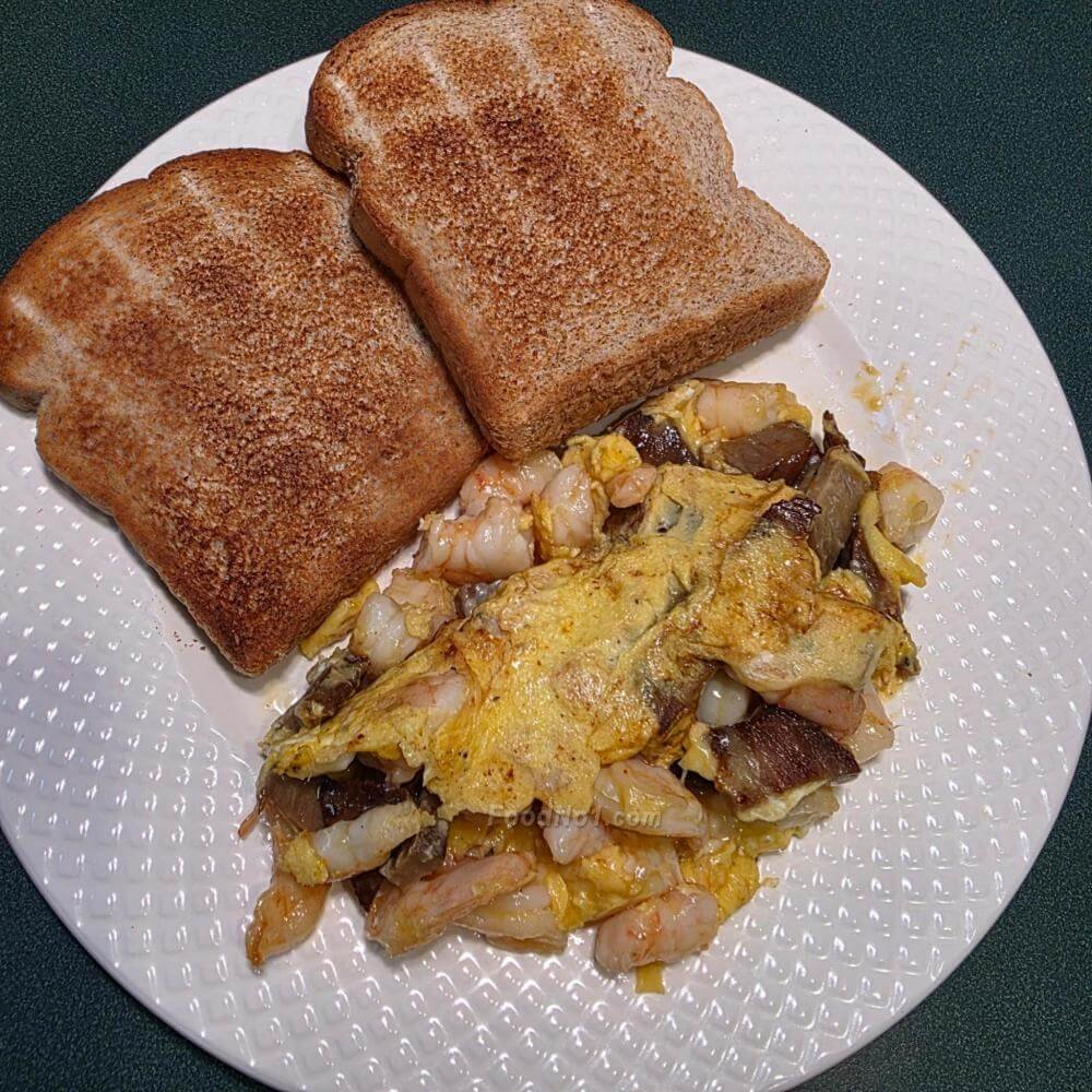 蝦仁叉燒炒蛋多士