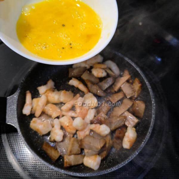 蝦仁叉燒炒蛋多士