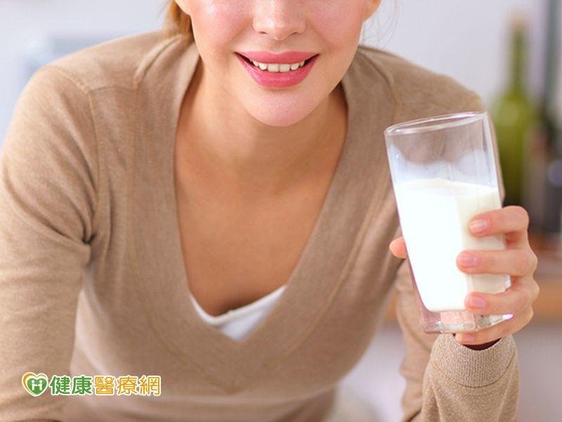 研究:乳清蛋白能延緩血糖上升,可控制體重減緩變胖 研究:乳清蛋白能延緩血糖上升,可控制體重減緩變胖