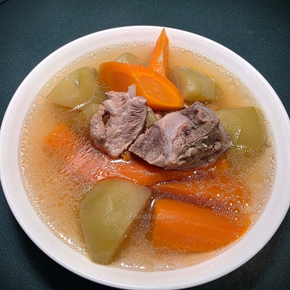 合掌瓜紅蘿蔔排骨湯-材料