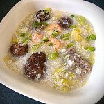 鮮蝦嫩肉丸生菜粥 鮮蝦嫩肉丸生菜粥