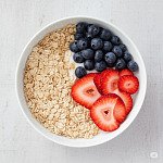 鮮奶粟米片配水果 鮮奶粟米片配水果