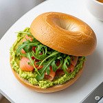 美式牛油果貝果三文治 美式牛油果貝果三文治