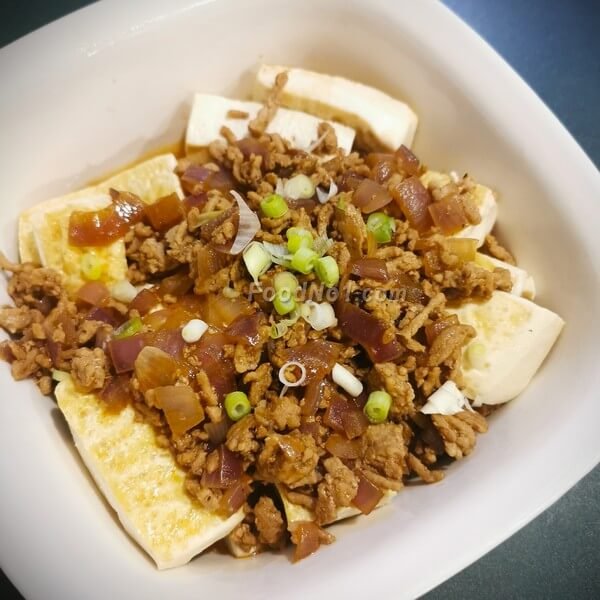 Mapo Tofu with Onion and Ground Pork