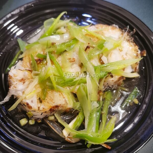 蔥燒鱈魚扒-燜煮時間根據鱈魚扒的厚度調整