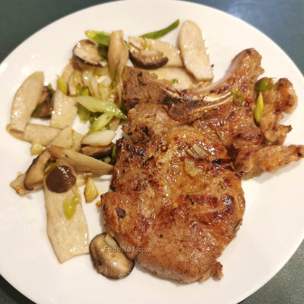 煎豬扒配王子菇