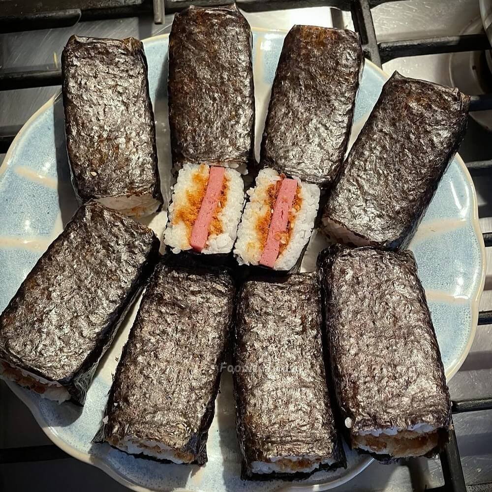 夏威夷風味午餐肉肉鬆壽司