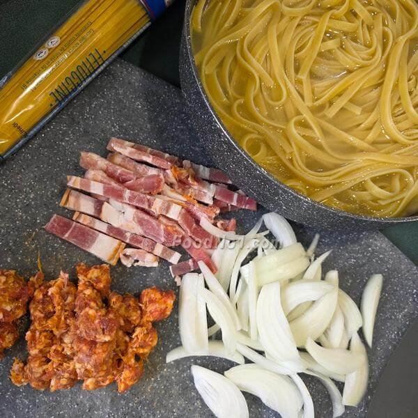 奶油乳酪醬拌義式寬麵,材料