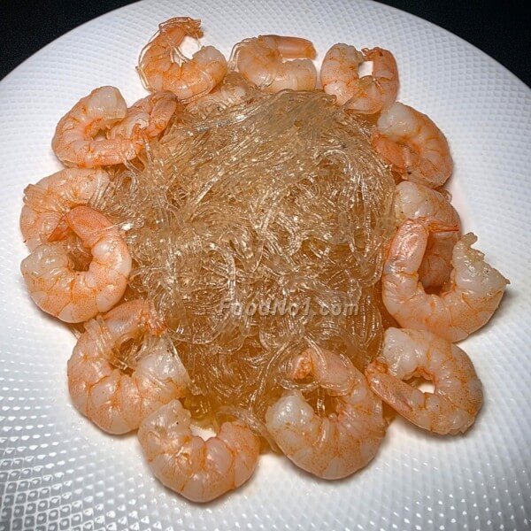 麻辣蝦仁燴粉絲,粉絲吸水快, 吃時才加汁