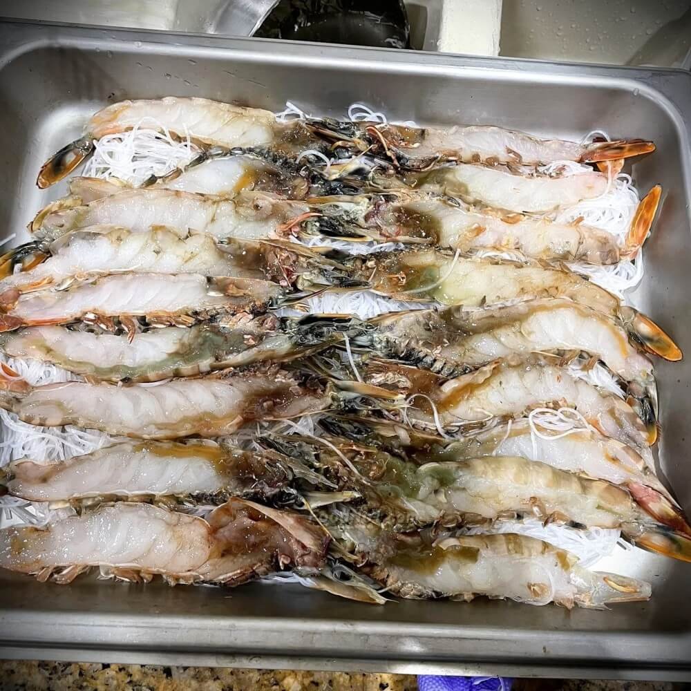 蒜茸粉絲蒸開邊蝦