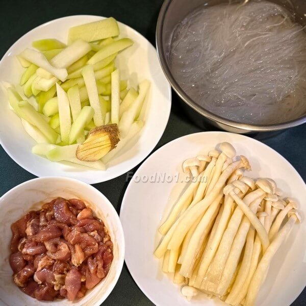 合掌瓜海鮮菇炆粉絲-材料