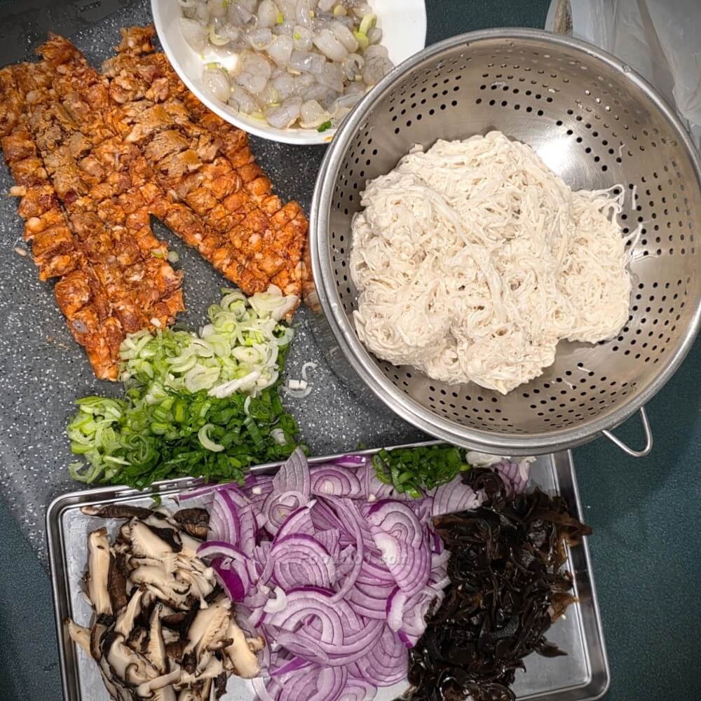 鮑汁蝦仁菇菌肉碎麻香麵線羹-材料