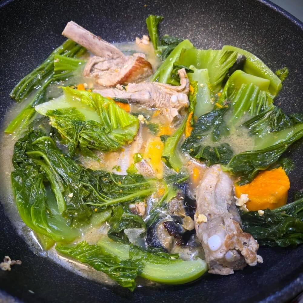 芥菜蕃薯排骨湯-製作中