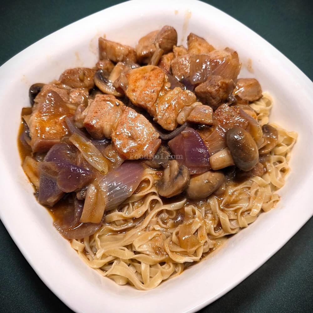 蘑菇薯條燜五花腩