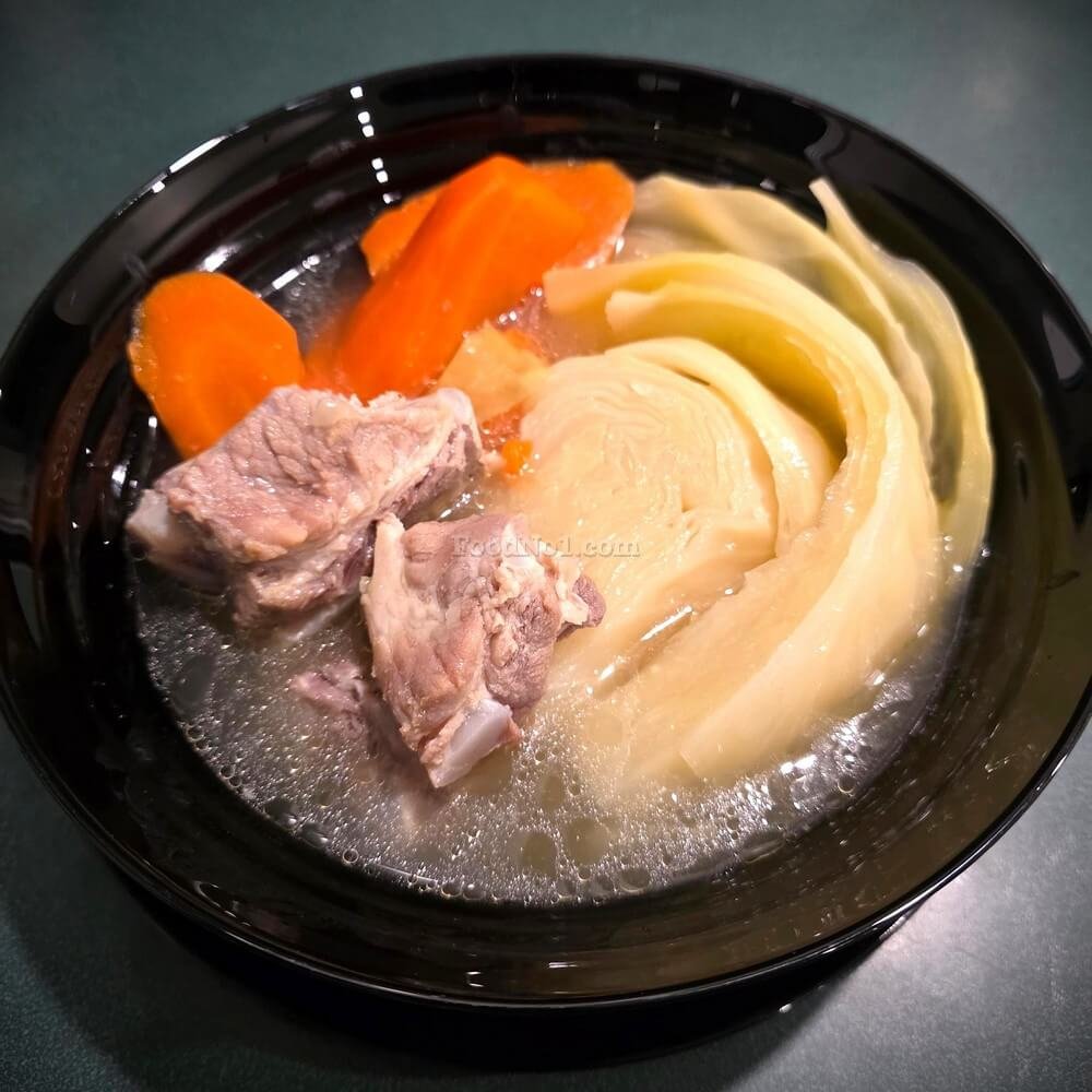 鹹排骨椰菜紅蘿蔔蜜棗湯