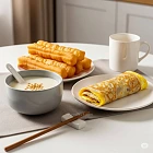 雙拼豆漿油條配雞蛋煎餅