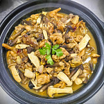 菌菇雞煲 雞肉燉菌菇、香菇雞湯