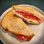 雞肉芝士番茄三文治 芝士番茄雞肉三文治,簡單三文治食譜