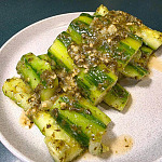 義式羅勒青醬佐爽脆青瓜 義式羅勒青醬佐爽脆青瓜、夏日開胃菜食譜